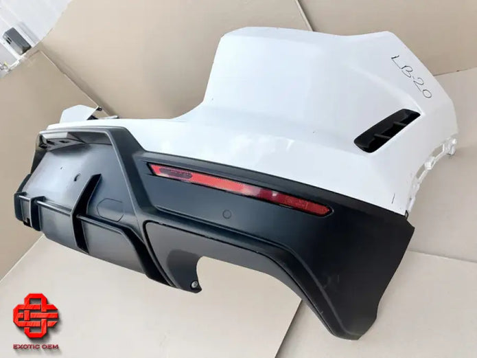 LAMBORGHINI URUS SE FRONT AND REAR BUMPER