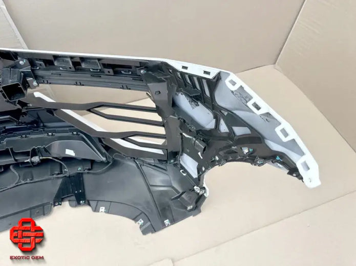 LAMBORGHINI URUS SE FRONT AND REAR BUMPER