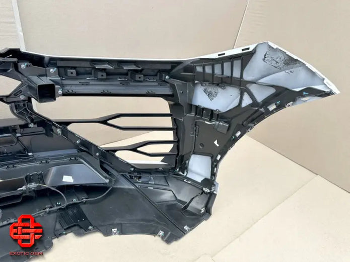 LAMBORGHINI URUS SE FRONT AND REAR BUMPER