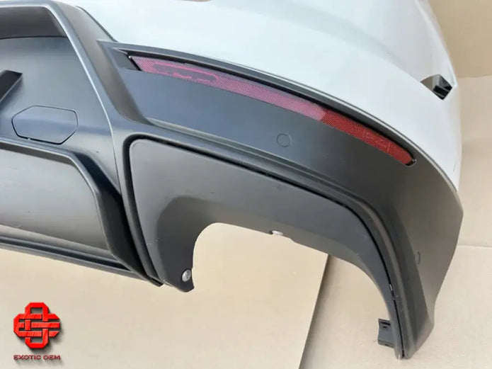 LAMBORGHINI URUS SE FRONT AND REAR BUMPER