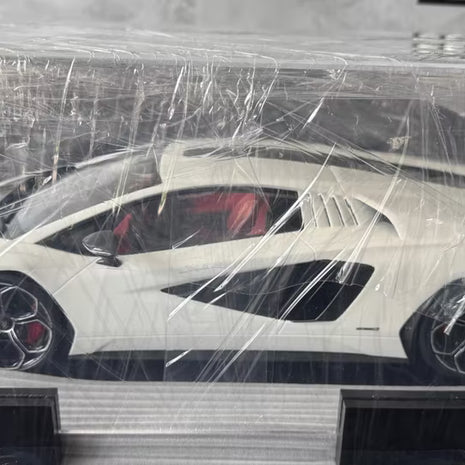 BRAND NEW LAMBORGHINI COUNTACH LPI 800-4 SCALE MODEL