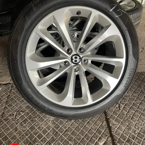 BENTLEY WHEEL AND TYRE SET
