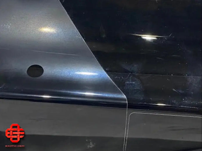 BUGATTI CHIRON CARBON DOOR SILL STRIP SIDE SKIRT