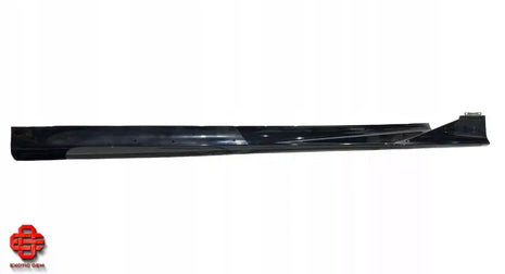BUGATTI CHIRON CARBON SIDE SKIRT UNDERDOOR TRIM RH