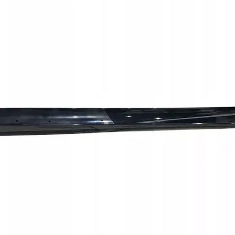 BUGATTI CHIRON CARBON SIDE SKIRT UNDERDOOR TRIM RH