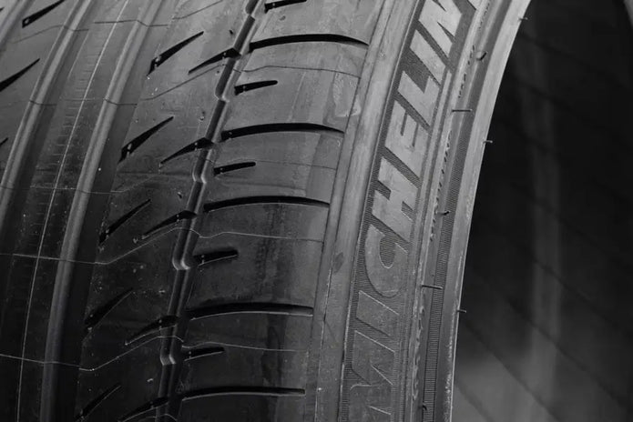 BUGATTI VEYRON - NEW TIRES DOT 0518
