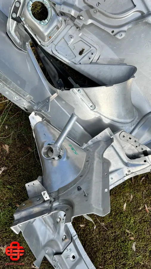 FERRARI F8 TRIBUTO RH SIDE PANEL WITH QUARTER PANEL