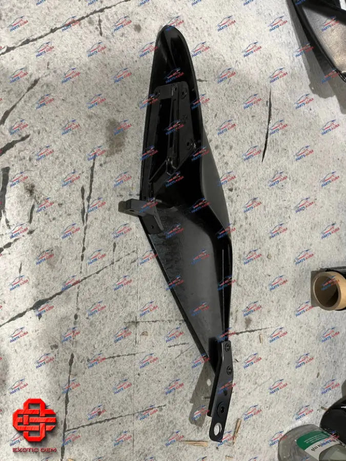 FERRARI F8 TRIBUTO / SPIDER LH FLANK FLOW SPLITTER