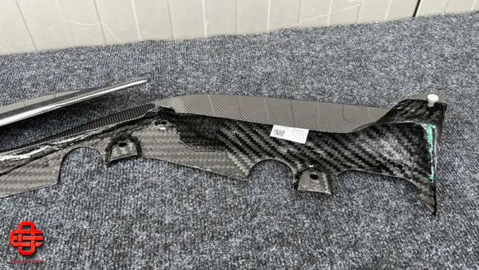 FERRARI PISTA RH LATERAL SPOILER CARBON