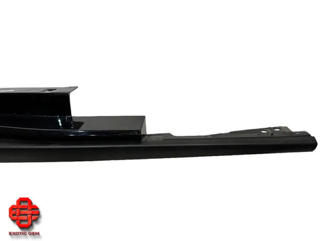 FERRARI PORTOFINO SIDE SKIRT TRIM RH