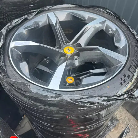 FERRARI SF90 - COMPLETE WHEELS AS GOOD AS NEW DIAMOND CUT