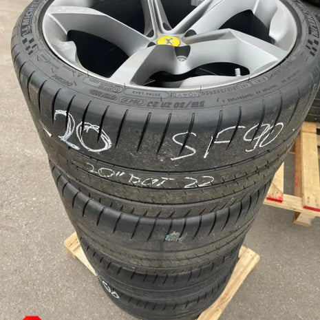 FERRARI WHEEL AND TYRE SET