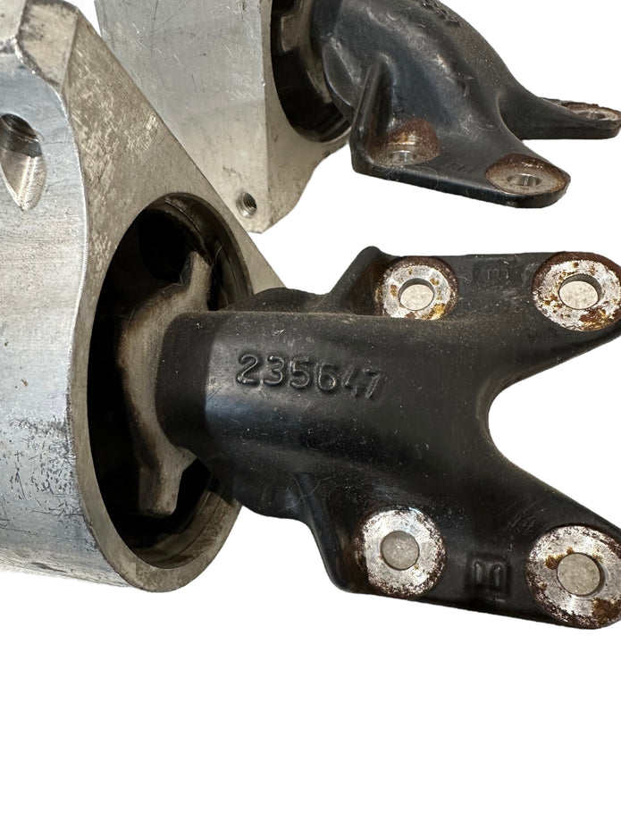 FERRARI F12 FF GEARBOX MOUNTS