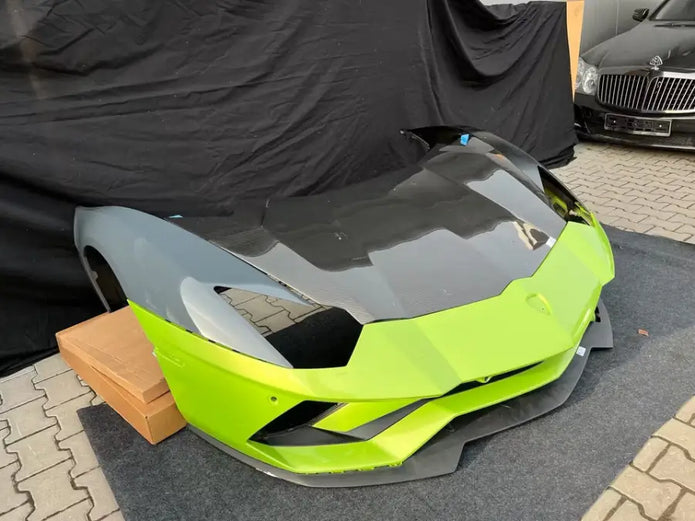 LAMBORGHINI AVENTADOR - COMPLETE FRONT / FRONT COMPLETE