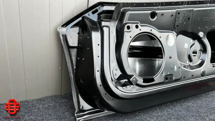 LAMBORGHINI AVENTADOR DOOR RH BLACK PAINTED