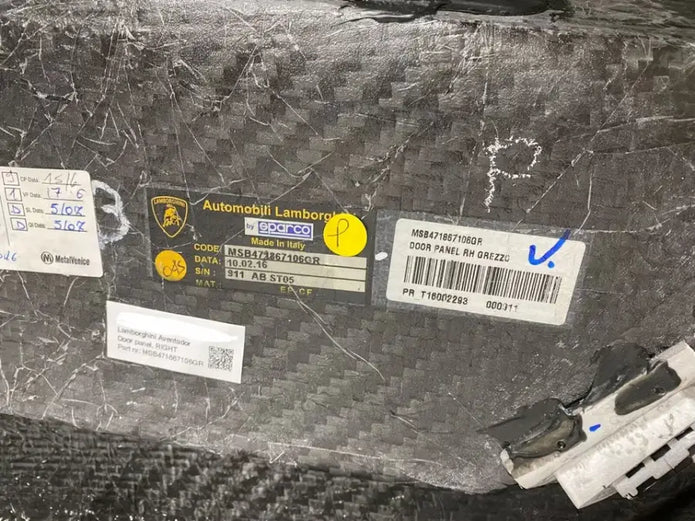 LAMBORGHINI AVENTADOR RIGHT DOOR PANEL