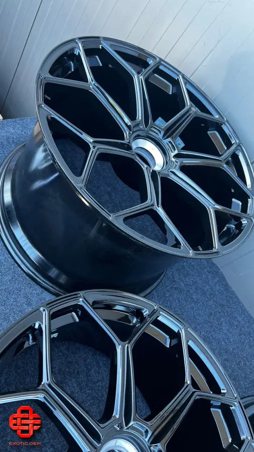 LAMBORGHINI AVENTADOR SVJ WHEEL GLOSSY BLACK OEM