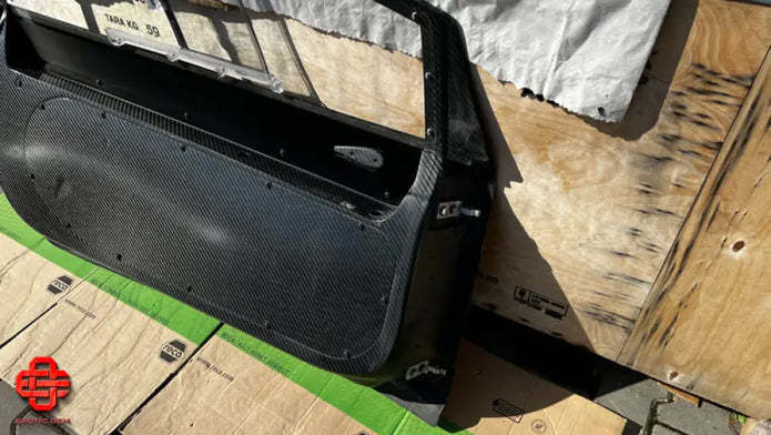LAMBORGHINI HURACAN GT3 EVO CARBON FIBER DOOR COMPLETE LH