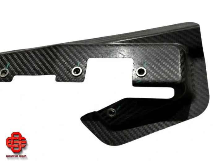 LAMBORGHINI HURACAN STO CARBON REAR FENDER MOUNT
