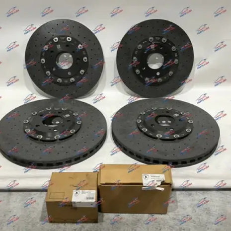 LAMBORGHINI URUS CERAMIC BRAKE DISC AND PADS SET