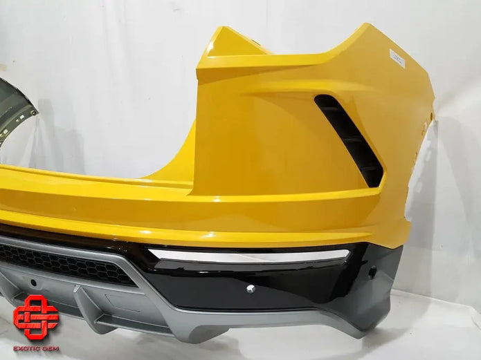LAMBORGHINI URUS COMPLETE REAR BUMPER COMPLETE REAR BUMPER