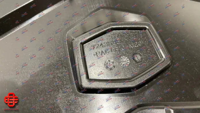 LAMBORGHINI URUS ENGINE COVER WITH EMBLEM V8