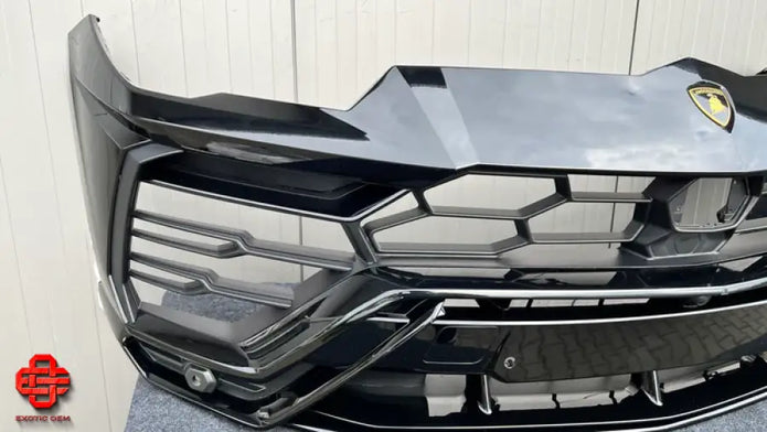 LAMBORGHINI URUS FRONT BUMPER COMPLETE
