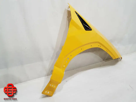 LAMBORGHINI URUS FRONT RIGHT FENDER