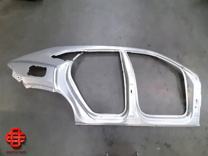 LAMBORGHINI URUS QUARTER PANEL RH