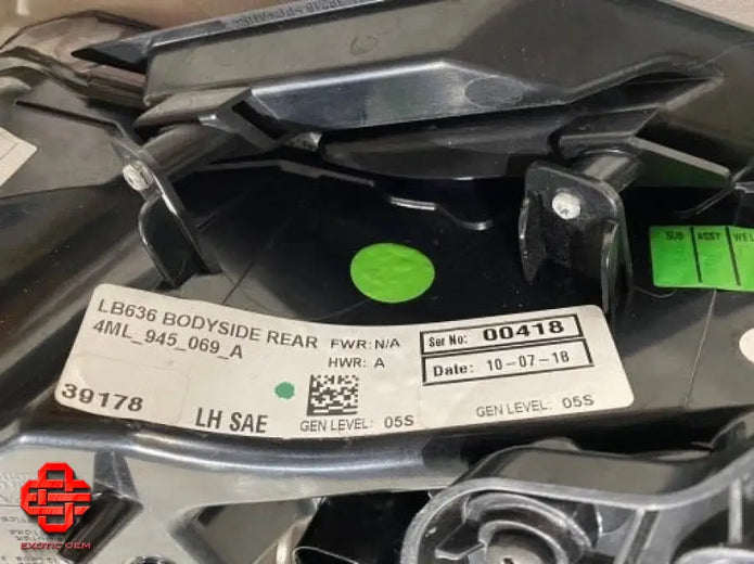 LAMBORGHINI URUS REAR LAMP L