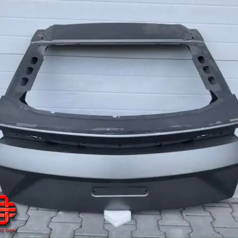LAMBORGHINI URUS REAR TRUNK LID