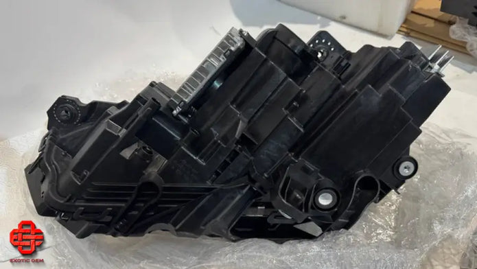LAMBORGHINI URUS RH HEADLIGHT OEM