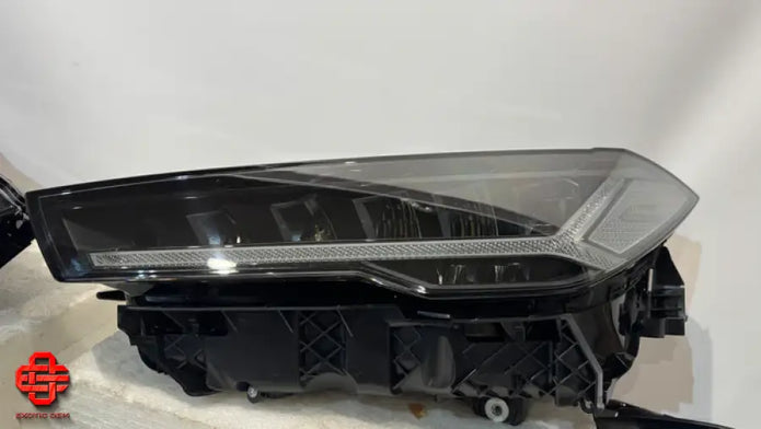 LAMBORGHINI URUS RH HEADLIGHT OEM