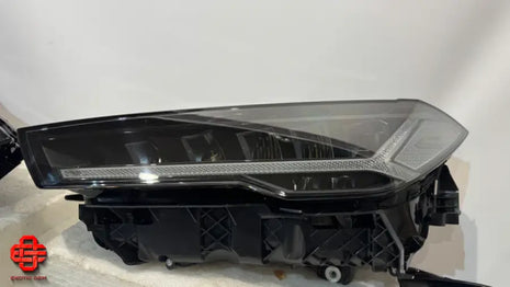 LAMBORGHINI URUS RH HEADLIGHT OEM