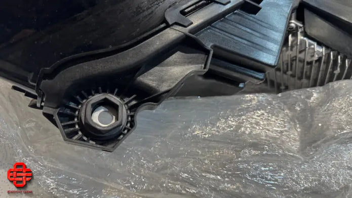 LAMBORGHINI URUS RH HEADLIGHT OEM