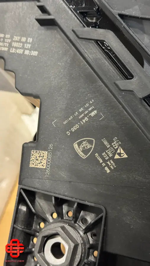 LAMBORGHINI URUS RH HEADLIGHT OEM