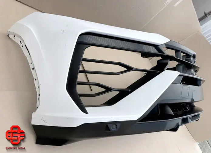 LAMBORGHINI URUS SE FRONT AND REAR BUMPER