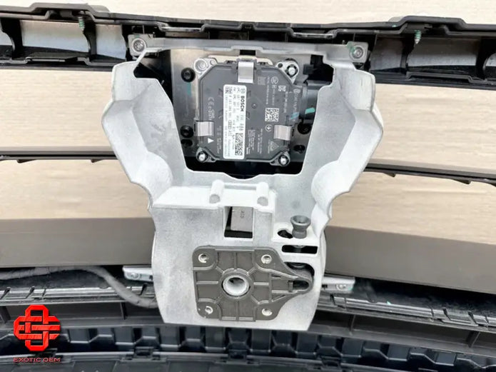 LAMBORGHINI URUS SE FRONT AND REAR BUMPER