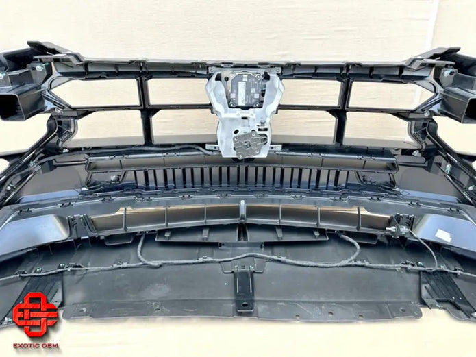 LAMBORGHINI URUS SE FRONT AND REAR BUMPER