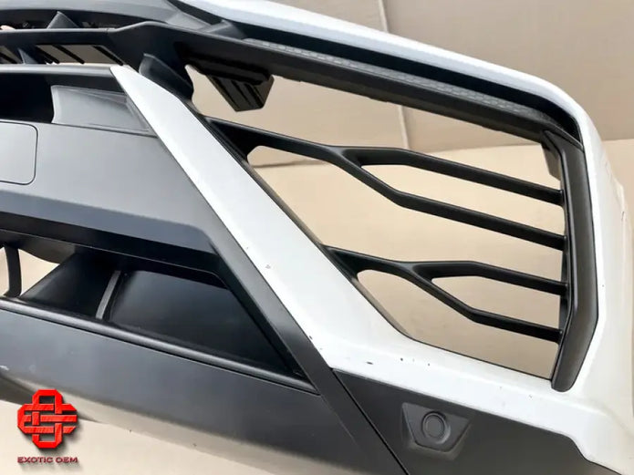 LAMBORGHINI URUS SE FRONT AND REAR BUMPER