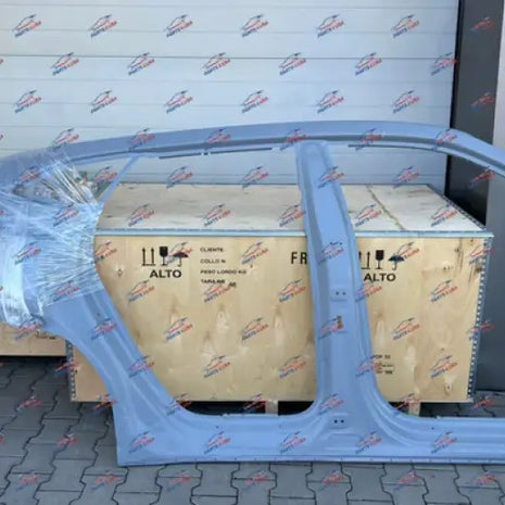 LAMBORGHINI URUS SIDE PANEL RIGHT SIDE