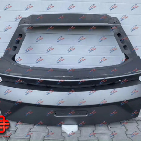 LAMBORGHINI URUS TRUNK LID COVER TRUNK LID