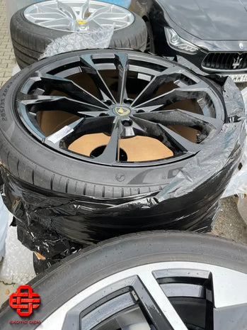 LAMBORGHINI WHEEL AND TYRE SET