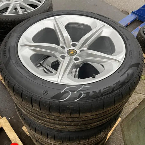 LAMBORGHINI WHEEL AND TYRE SET