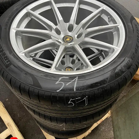 LAMBORGHINI WHEEL AND TYRE SET
