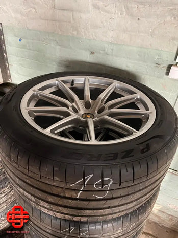 LAMBORGHINI WHEEL AND TYRE SET