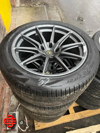 LAMBORGHINI WHEEL AND TYRE SET