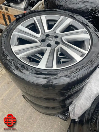 LAND ROVER WHEEL AND TYRE SET