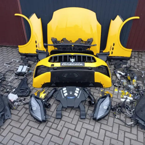 MASERATI GRECALE TROFEO FULL FRONT PACKAGE