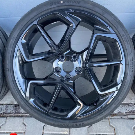 MASERATI MC20 BLACK WHEEL 20 INCH SET WITH TIRES